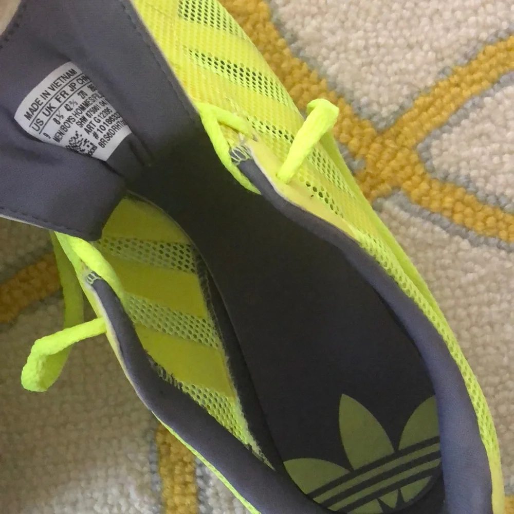 💛Men’s Adidas Shoe💛 Sz 9